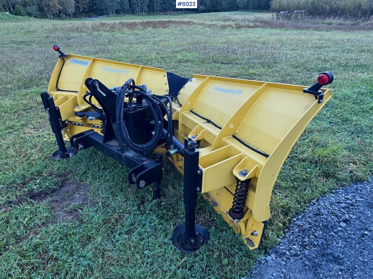 Lilleseth V-plow 270 w/ 3rd and 4th function! - Véhicule de voirie/ Spécial: photos 3 Lilleseth V-plow 270 w/ 3rd and 4th function! - Véhicule de voirie/ Spécial: photos 3