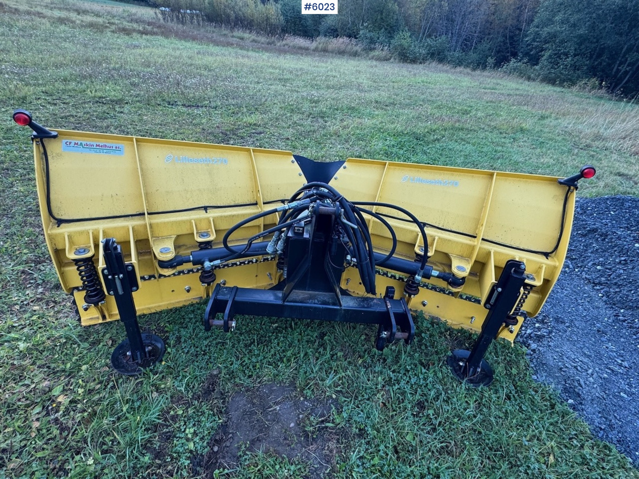 Lilleseth V-plow 270 w/ 3rd and 4th function! - Véhicule de voirie/ Spécial: photos 5 Lilleseth V-plow 270 w/ 3rd and 4th function! - Véhicule de voirie/ Spécial: photos 5