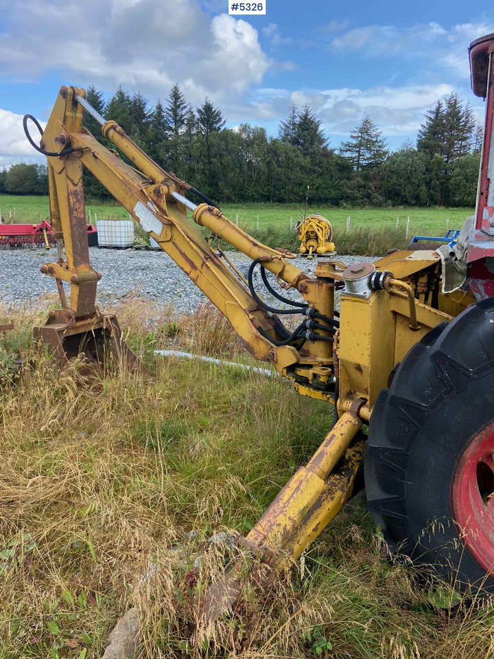 Volvo 430 mit heckmontiertem Baggeraufbau, Rep.-Objekt - Tracteur agricole: photos 3 Volvo 430 mit heckmontiertem Baggeraufbau, Rep.-Objekt - Tracteur agricole: photos 3