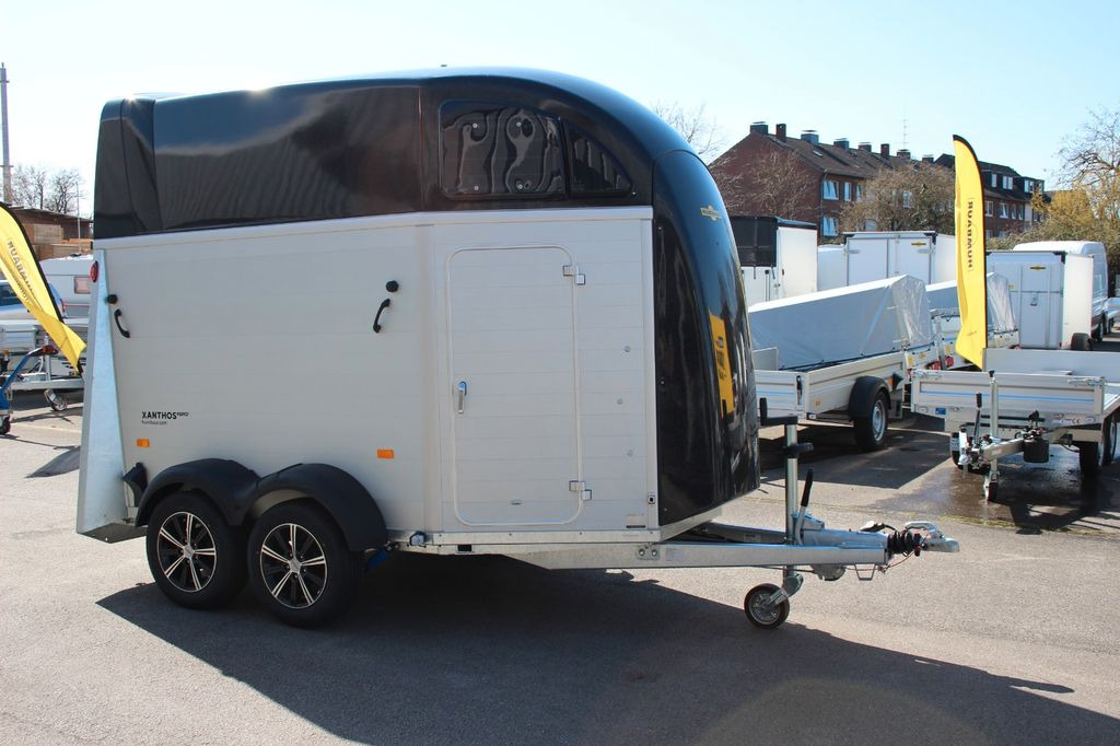 Humbaur XANTHOS AERO 2400 Sattelkammer 100KMH Pferdeanhä - Van chevaux: photos 3 Humbaur XANTHOS AERO 2400 Sattelkammer 100KMH Pferdeanhä - Van chevaux: photos 3