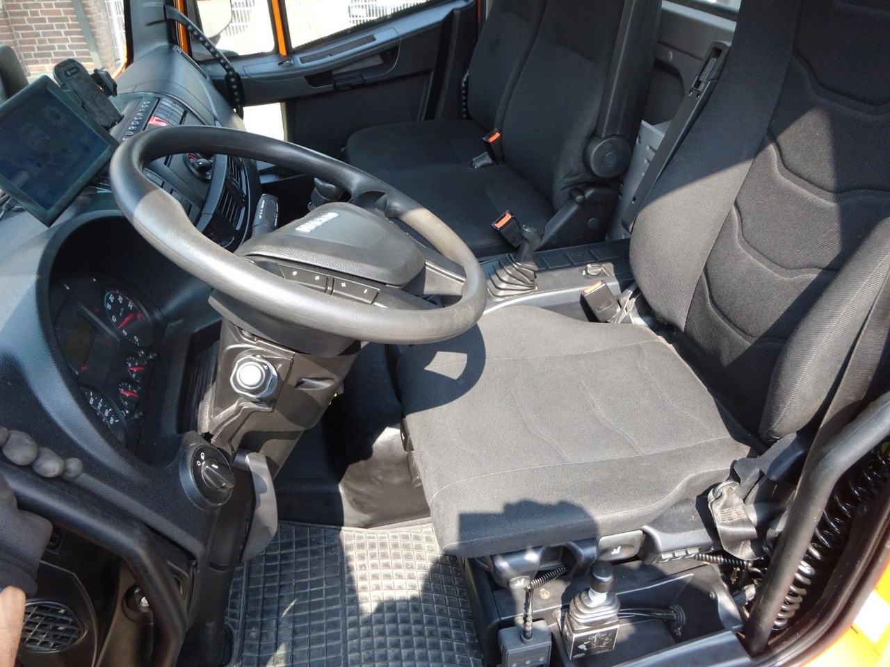 Camion benne Iveco 120-210 MEILLER 3Skipper CNG GAS 4x2: photos 18 Camion benne Iveco 120-210 MEILLER 3Skipper CNG GAS 4x2: photos 18