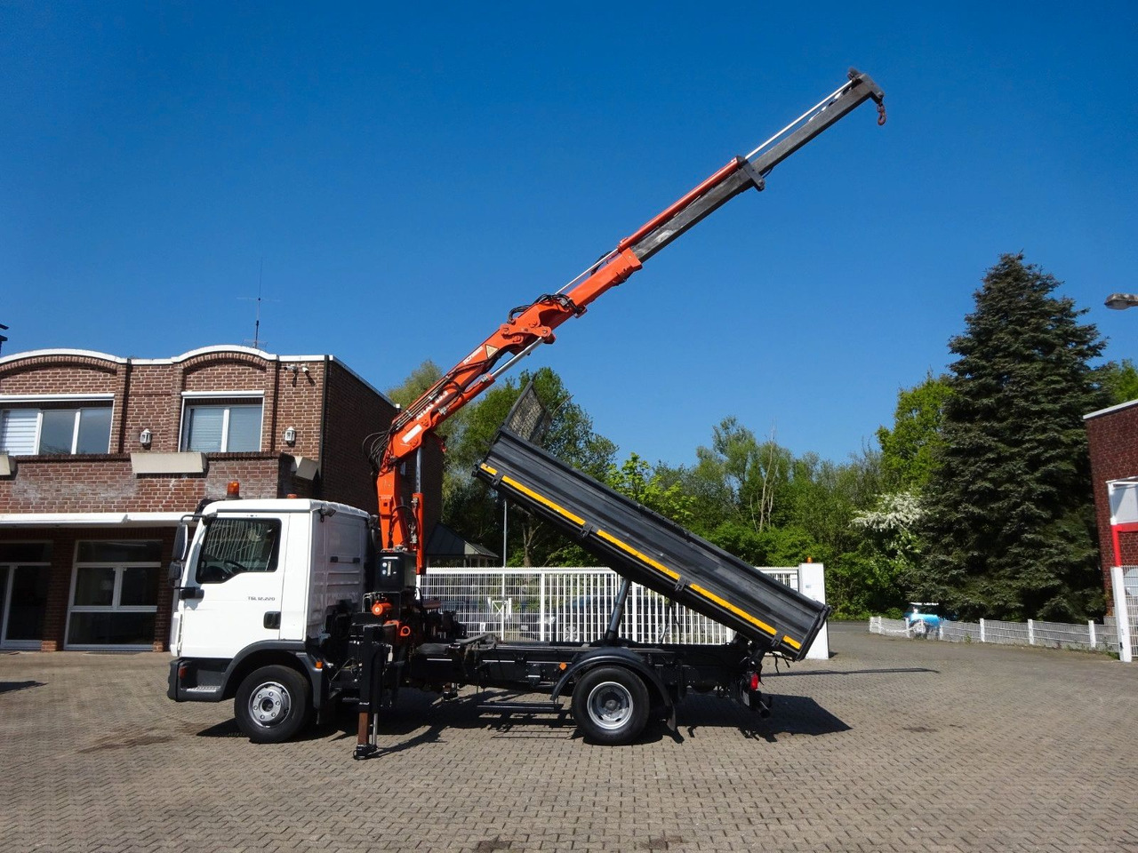 MAN 12.220 TGS + Atlas 85.2 Kran 4x2 - Camion benne, Camion grue: photos 3 MAN 12.220 TGS + Atlas 85.2 Kran 4x2 - Camion benne, Camion grue: photos 3