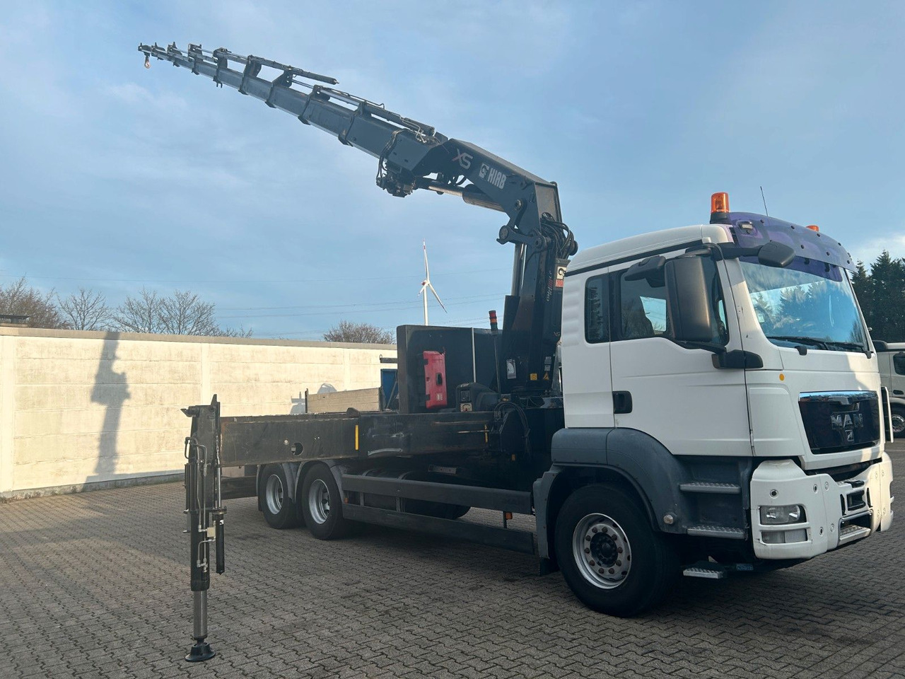 MAN 26.360 TGS Pritsche + HIAB 477 Kran 6x4 - Camion grue: photos 3 MAN 26.360 TGS Pritsche + HIAB 477 Kran 6x4 - Camion grue: photos 3