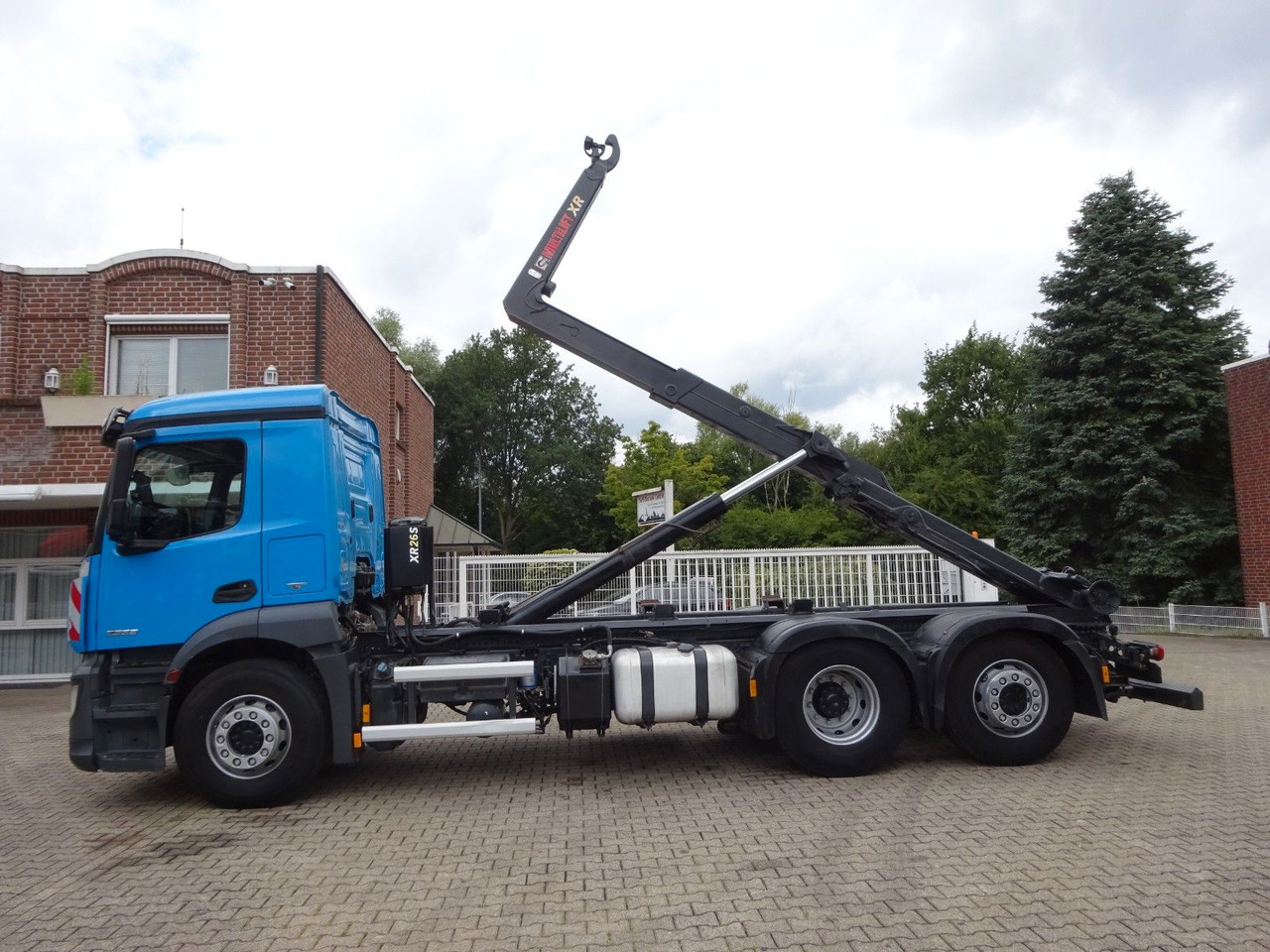 Mercedes-Benz 2533 Antos MULTILIFT Abroller 6x2 - Camion ampliroll: photos 2 Mercedes-Benz 2533 Antos MULTILIFT Abroller 6x2 - Camion ampliroll: photos 2