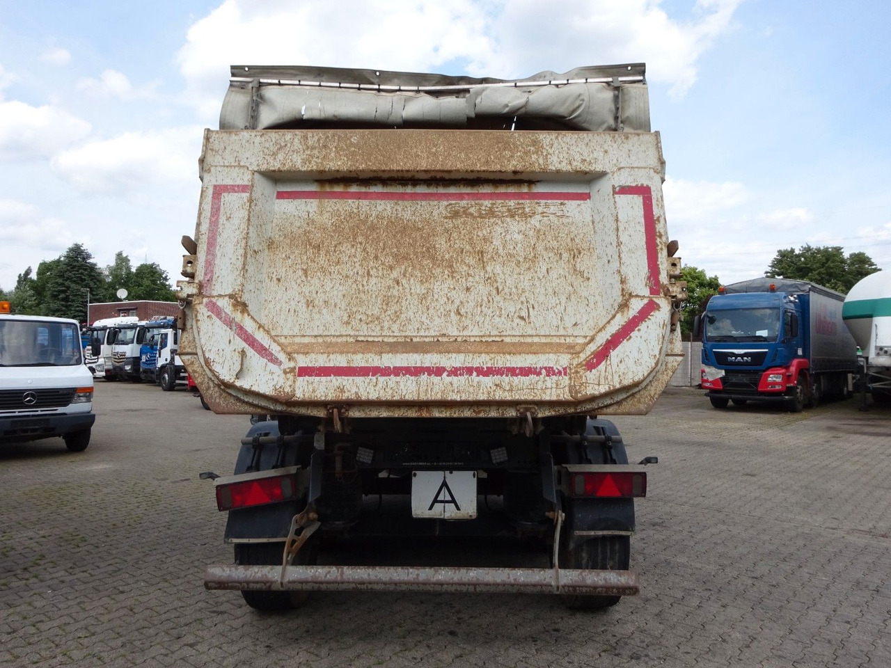 Schmitz Cargobull SGF S3 Kipp Auflieger Mulde mit 3 Achsen - Semi-remorque benne: photos 5 Schmitz Cargobull SGF S3 Kipp Auflieger Mulde mit 3 Achsen - Semi-remorque benne: photos 5