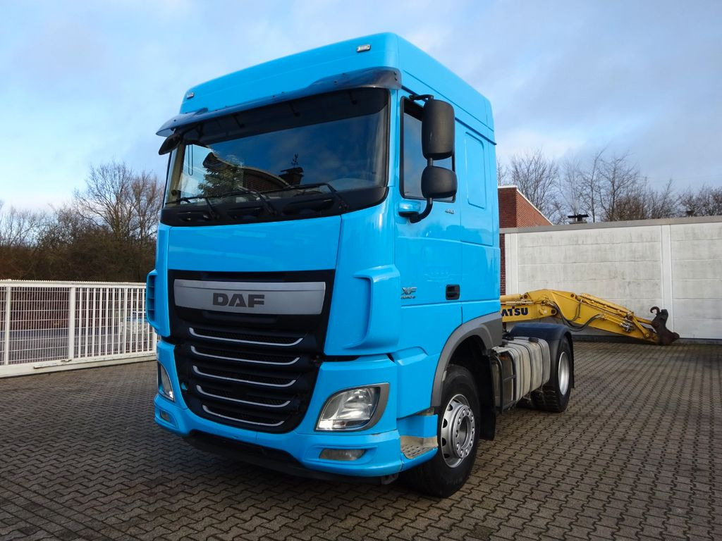DAF XF 440 + Hydrl. Pumpe 4x2 - Tracteur routier: photos 1 DAF XF 440 + Hydrl. Pumpe 4x2 - Tracteur routier: photos 1
