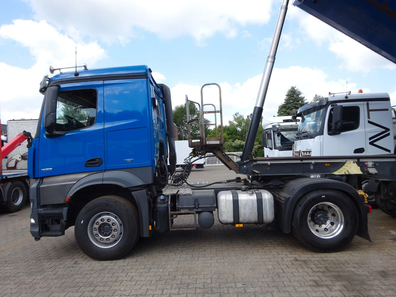 Mercedes-Benz 1853 Arocs SZM mit Kipperpumpe - Tracteur routier: photos 3 Mercedes-Benz 1853 Arocs SZM mit Kipperpumpe - Tracteur routier: photos 3