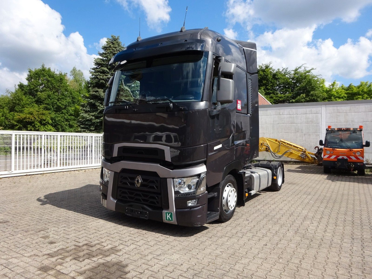 Renault T 520 Komfort SZM 4x2 - Tracteur routier: photos 1 Renault T 520 Komfort SZM 4x2 - Tracteur routier: photos 1