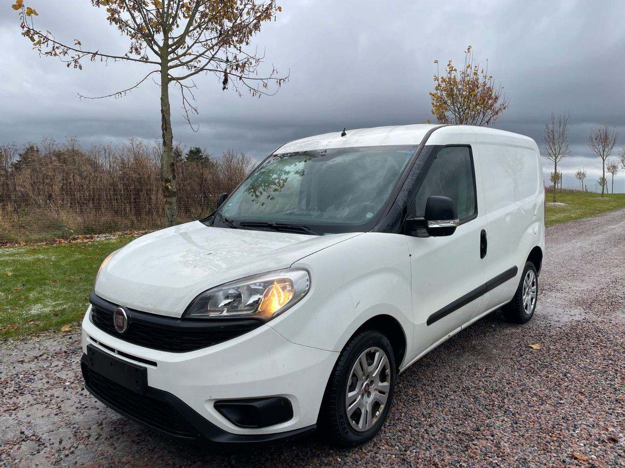 Fiat Doblo Doblò Basis Kasten 1.3 diesel - Voiture break: photos 1 Fiat Doblo Doblò Basis Kasten 1.3 diesel - Voiture break: photos 1