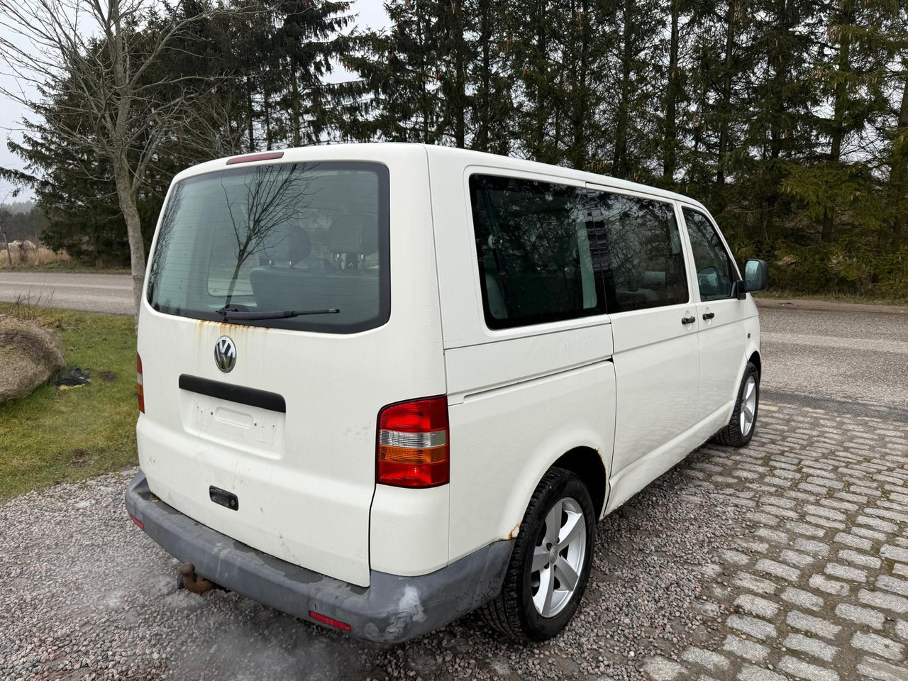 Volkswagen T5 Transporter 1.9 TDI *9 Sitze * 3900 € - Transport de personnes: photos 4 Volkswagen T5 Transporter 1.9 TDI *9 Sitze * 3900 € - Transport de personnes: photos 4