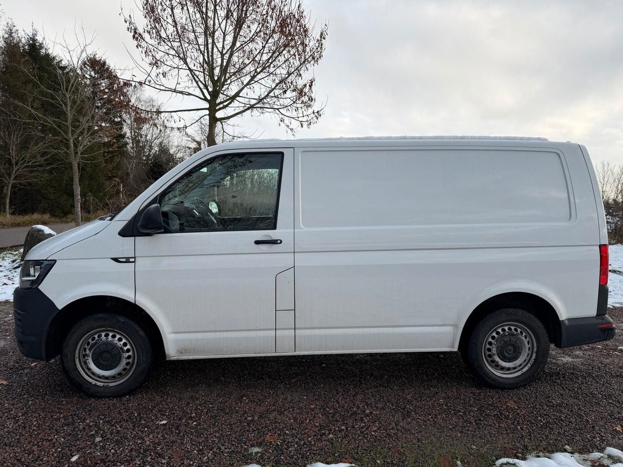 Volkswagen T6 Transporter Kasten Kombi - Transport de personnes: photos 2 Volkswagen T6 Transporter Kasten Kombi - Transport de personnes: photos 2