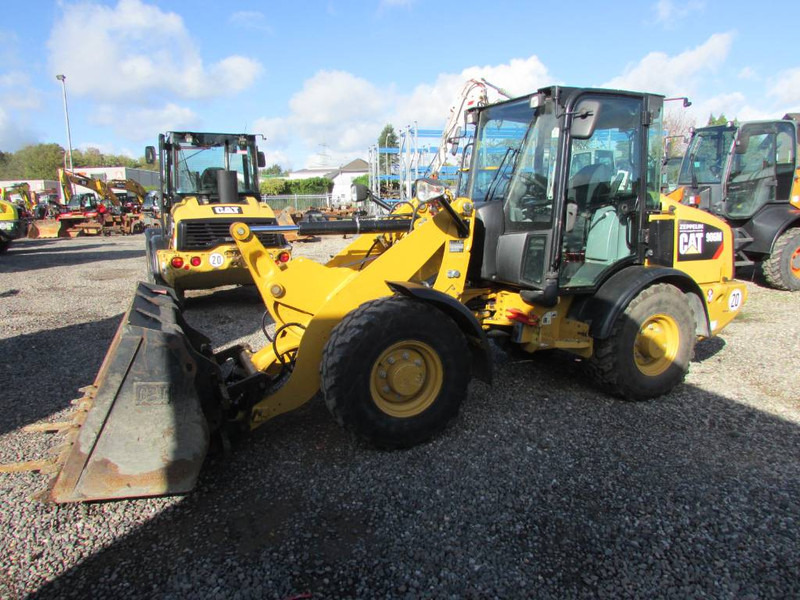 Cat 906 M Radlader 29.500 EUR - Chargeuse sur pneus: photos 1 Cat 906 M Radlader 29.500 EUR - Chargeuse sur pneus: photos 1