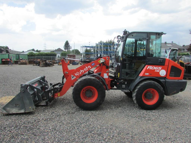 Kubota R 065 Radlader 31.000 EUR - Chargeuse sur pneus: photos 1 Kubota R 065 Radlader 31.000 EUR - Chargeuse sur pneus: photos 1