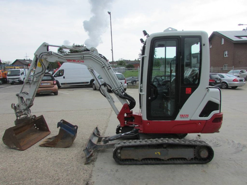 Takeuchi TB225 V3 Minibagger 32.000 EUR net - Mini pelle: photos 4 Takeuchi TB225 V3 Minibagger 32.000 EUR net - Mini pelle: photos 4