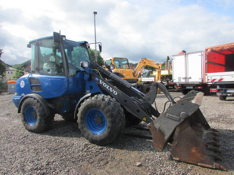 Volvo L 25 F Radlader 39.000 EUR - Chargeuse sur pneus: photos 4 Volvo L 25 F Radlader 39.000 EUR - Chargeuse sur pneus: photos 4