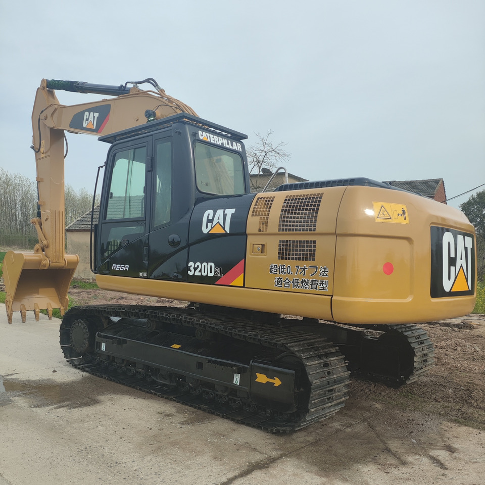 CATERPILLAR 320D2 - Mini pelle: photos 1 CATERPILLAR 320D2 - Mini pelle: photos 1