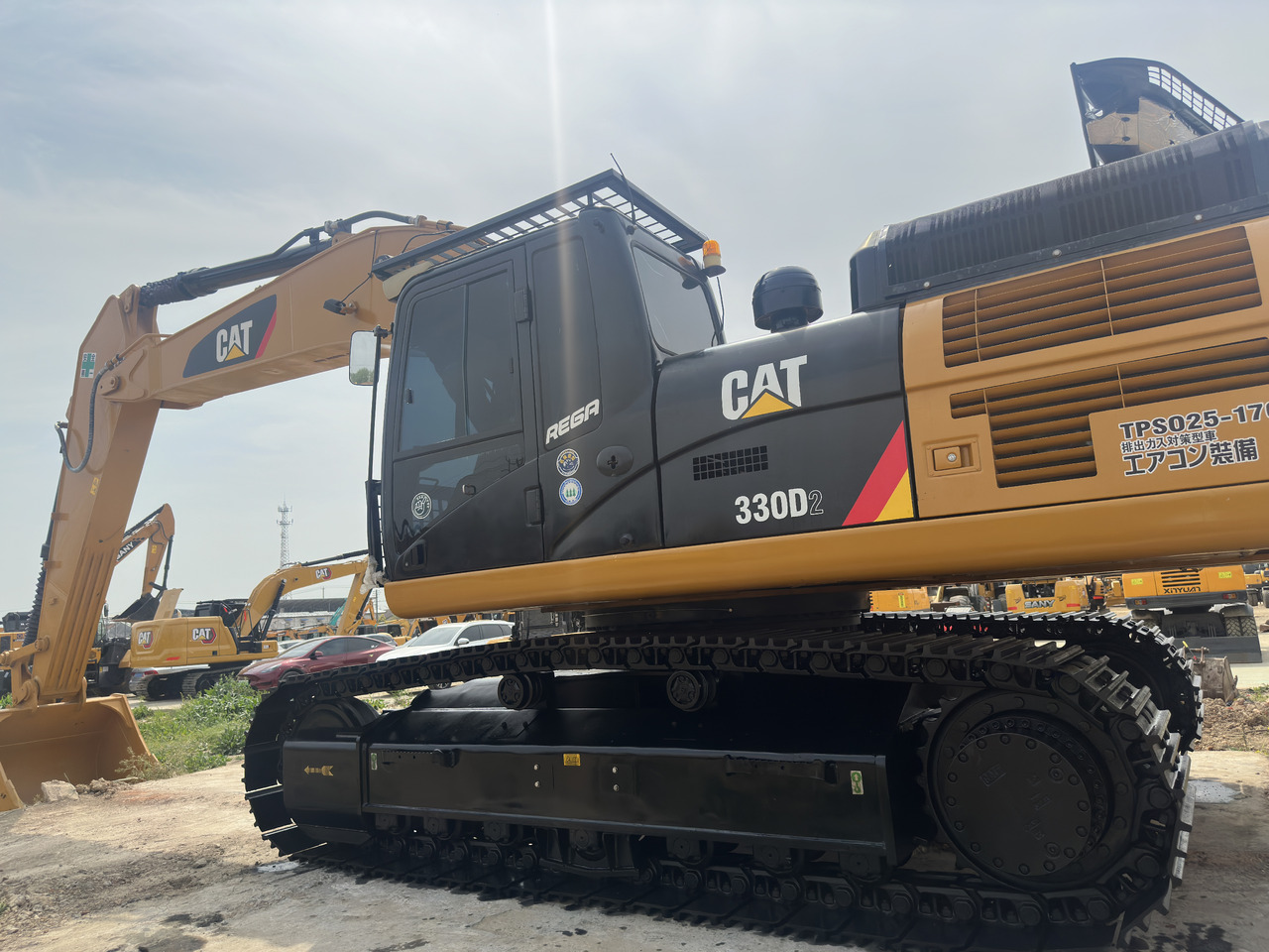 CATERPILLAR 330D2 - Pelle sur chenille: photos 1 CATERPILLAR 330D2 - Pelle sur chenille: photos 1