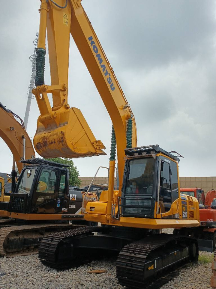 KOMATSU PC 220-8 - Pelle sur chenille: photos 2 KOMATSU PC 220-8 - Pelle sur chenille: photos 2