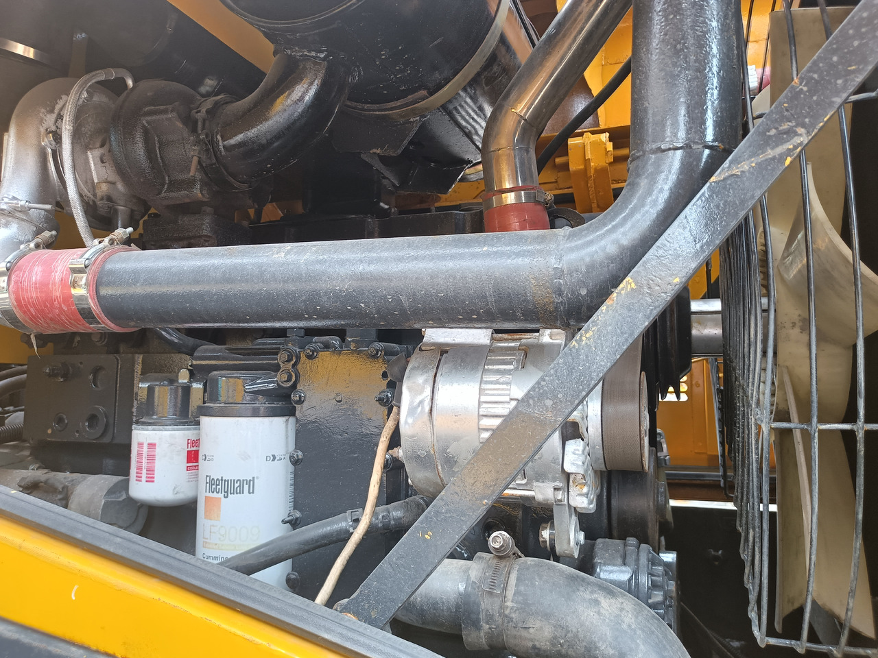 KOMATSU WA380-3 - Chargeuse sur pneus: photos 4 KOMATSU WA380-3 - Chargeuse sur pneus: photos 4