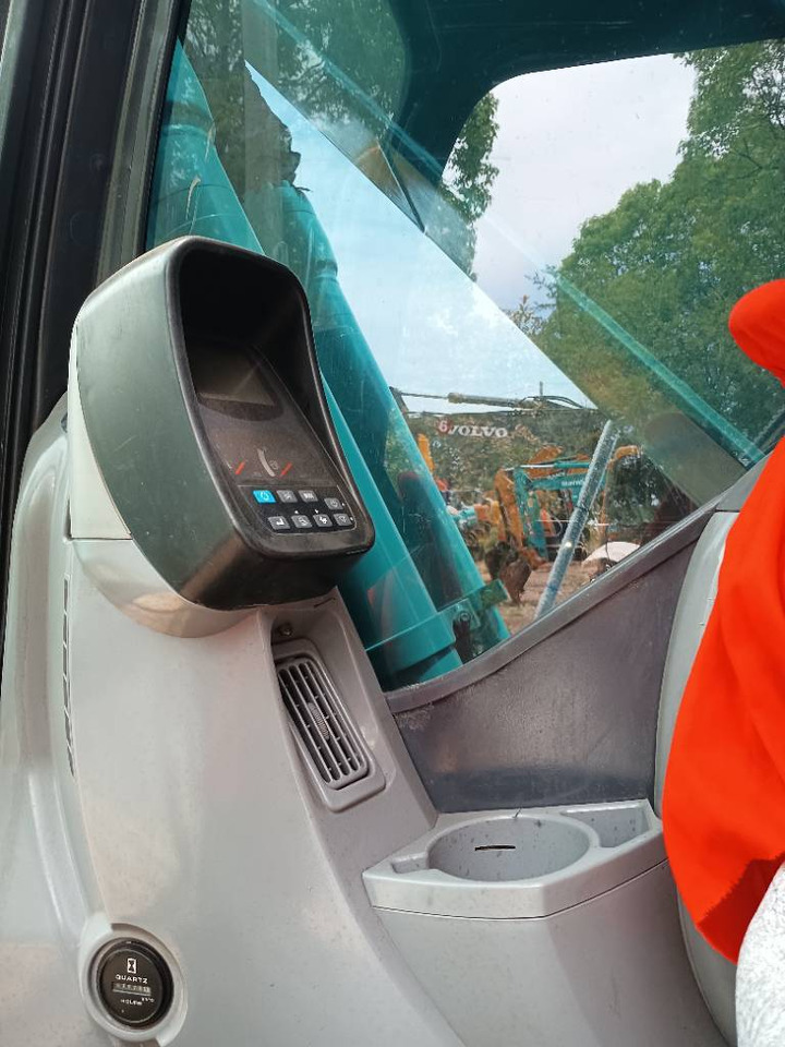 Kobelco SK 140 - Pelle sur chenille: photos 3 Kobelco SK 140 - Pelle sur chenille: photos 3