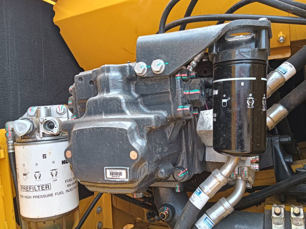 Komatsu PC 210-8 - Pelle sur chenille: photos 4 Komatsu PC 210-8 - Pelle sur chenille: photos 4