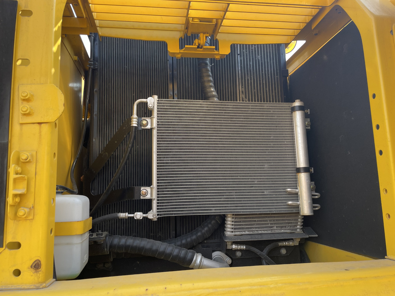 Pelle sur chenille Komatsu PC 210LC: photos 8