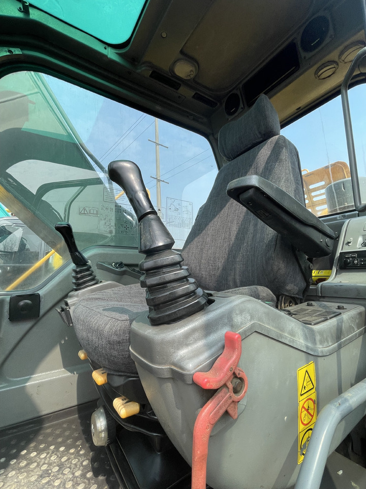 Pelle sur chenille VOLVO EC200D: photos 6