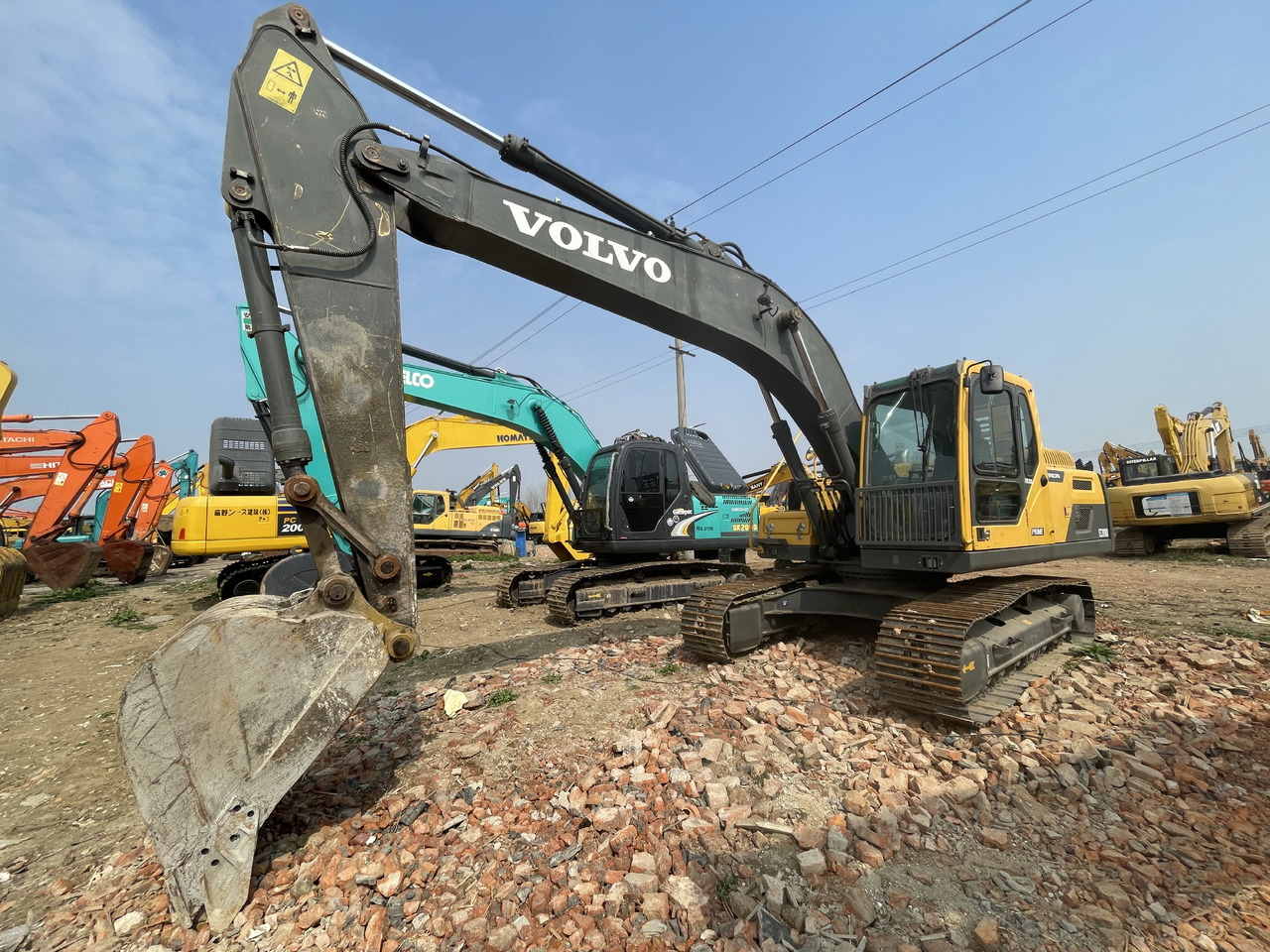 VOLVO EC200D - Pelle sur chenille: photos 4 VOLVO EC200D - Pelle sur chenille: photos 4