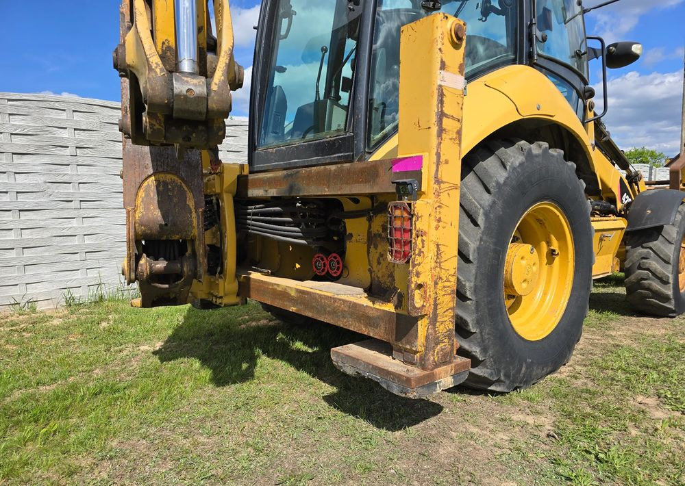 Caterpillar - Tractopelle: photos 4 Caterpillar - Tractopelle: photos 4