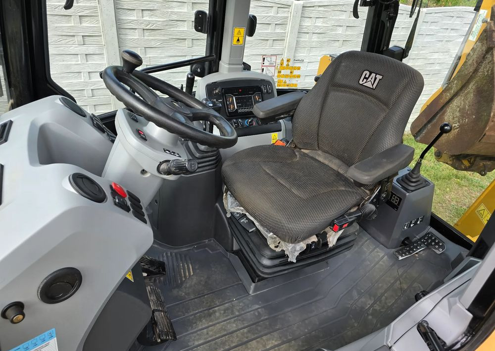 Caterpillar - Tractopelle: photos 2 Caterpillar - Tractopelle: photos 2