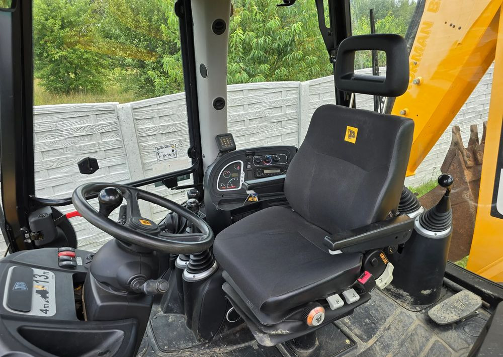 JCB - Tractopelle: photos 3 JCB - Tractopelle: photos 3