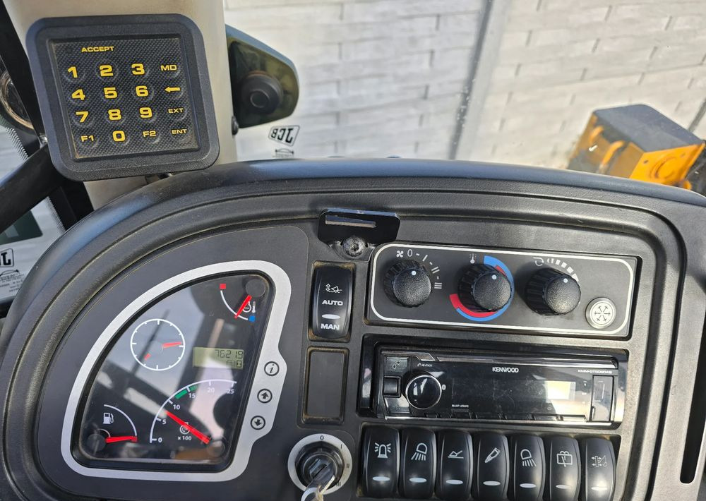 JCB - Tractopelle: photos 4 JCB - Tractopelle: photos 4