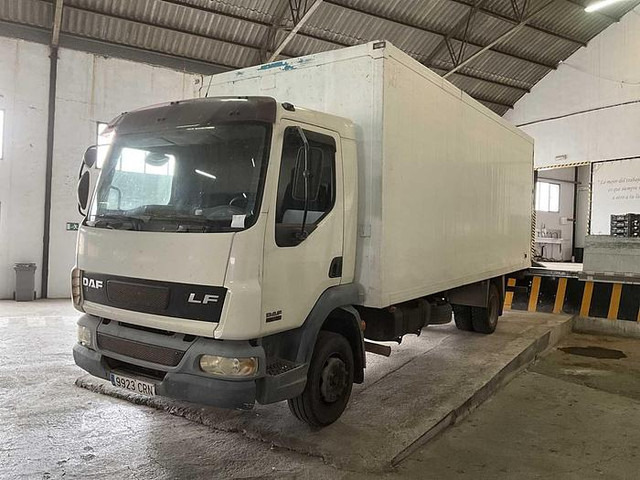 DAF AE 45 LF 3 12 - Camion frigorifique: photos 2 DAF AE 45 LF 3 12 - Camion frigorifique: photos 2
