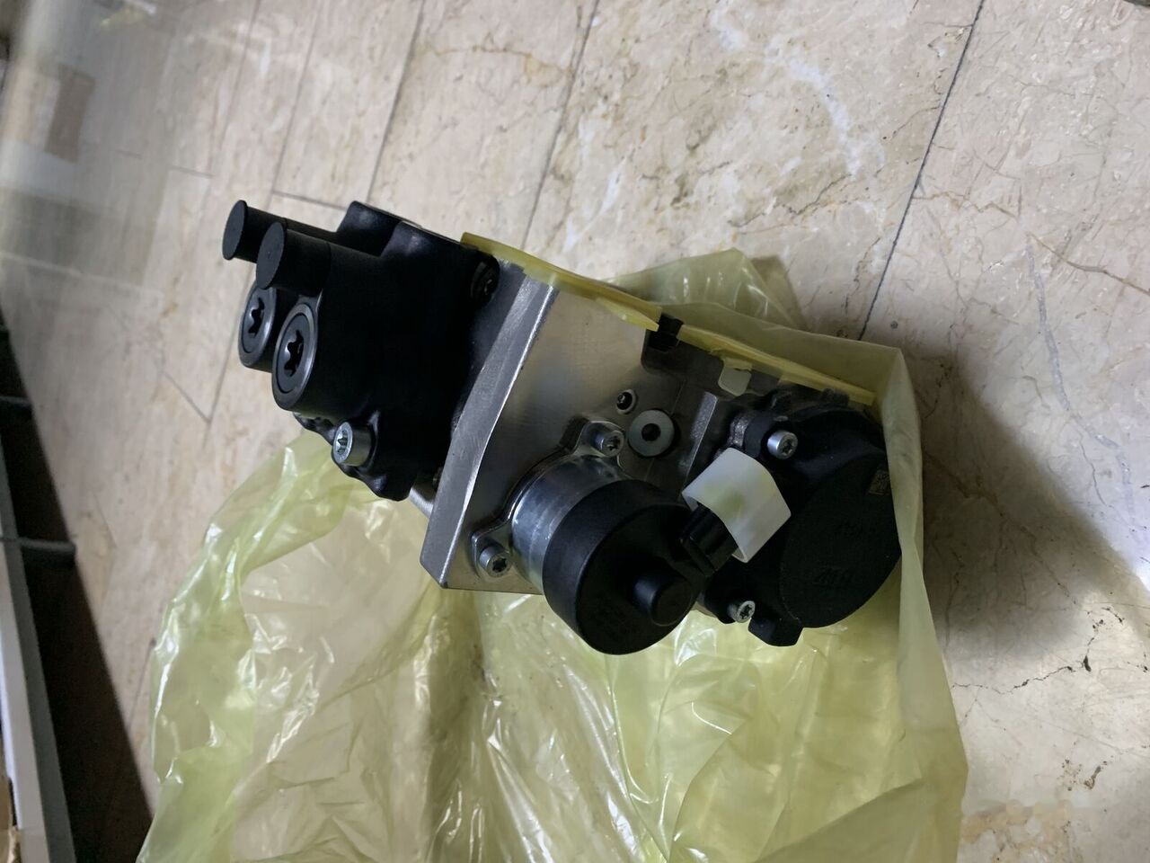 Bosch 0455020260 Mercedes-Benz 2017-2020 - Pompe à carburant pour Camion: photos 5 Bosch 0455020260 Mercedes-Benz 2017-2020 - Pompe à carburant pour Camion: photos 5