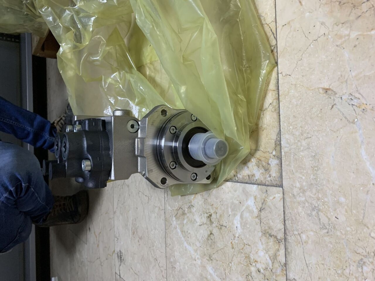 Bosch 0455020260 Mercedes-Benz 2017-2020 - Pompe à carburant pour Camion: photos 4 Bosch 0455020260 Mercedes-Benz 2017-2020 - Pompe à carburant pour Camion: photos 4