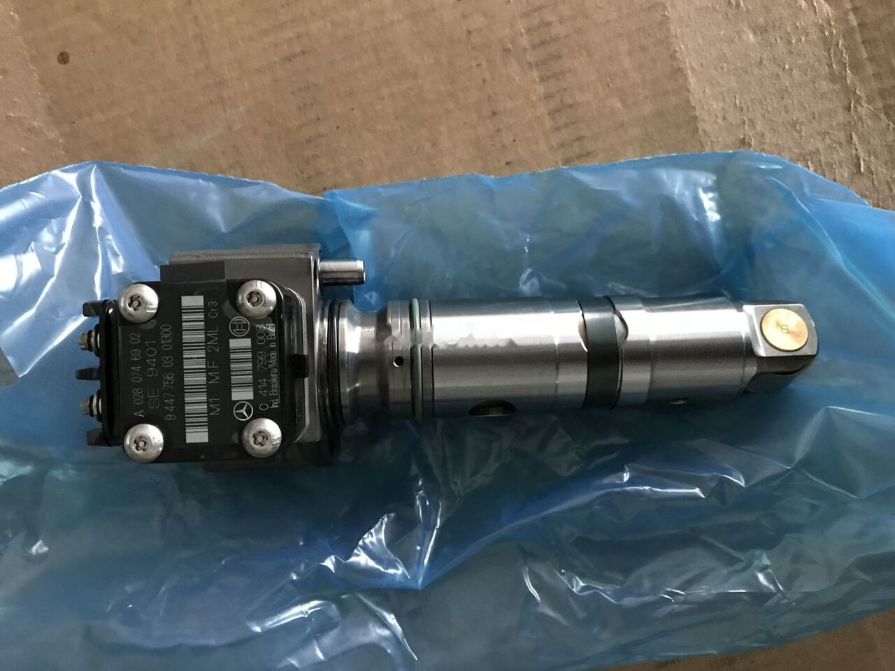 Mercedes-Benz 2018 0280746902 Mercedes-Benz AXOR-ATEGO - Injecteur pour Camion: photos 2 Mercedes-Benz 2018 0280746902 Mercedes-Benz AXOR-ATEGO - Injecteur pour Camion: photos 2