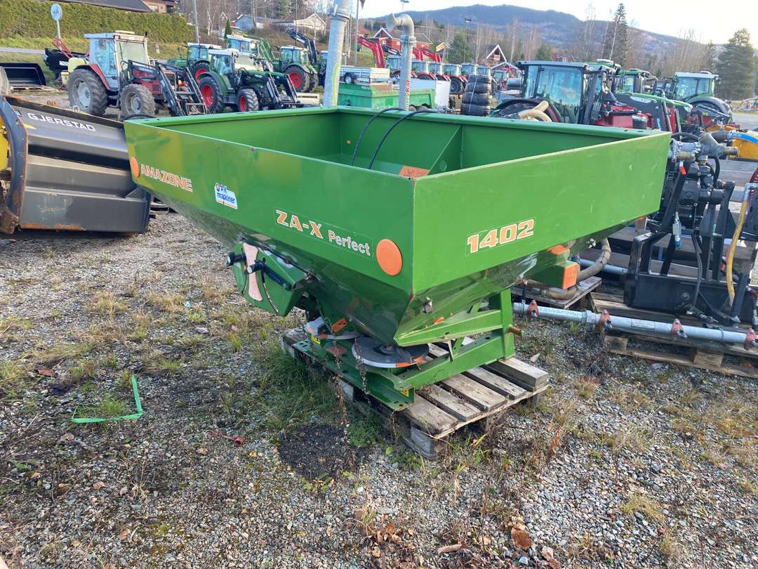 2004 Amazone ZA-X 1402 gjødselspreder - Distributeur d'engrais: photos 2 2004 Amazone ZA-X 1402 gjødselspreder - Distributeur d'engrais: photos 2