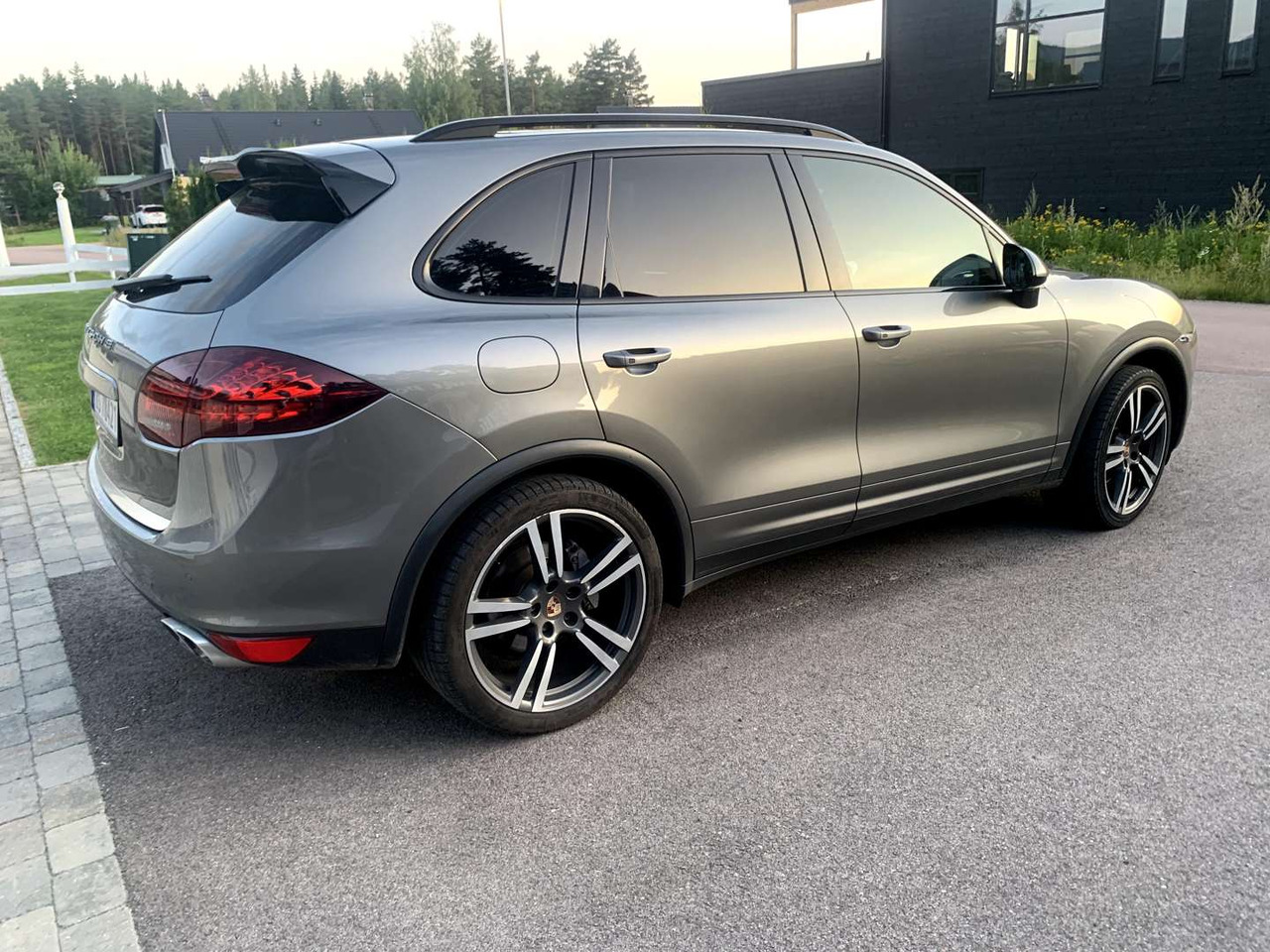 2014 Porsche Cayenne Diesel Turbo look PASM - Voiture: photos 1 2014 Porsche Cayenne Diesel Turbo look PASM - Voiture: photos 1