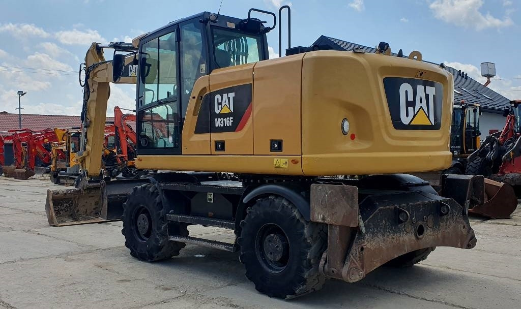 CAT M316F - Pelle sur pneus: photos 3 CAT M316F - Pelle sur pneus: photos 3