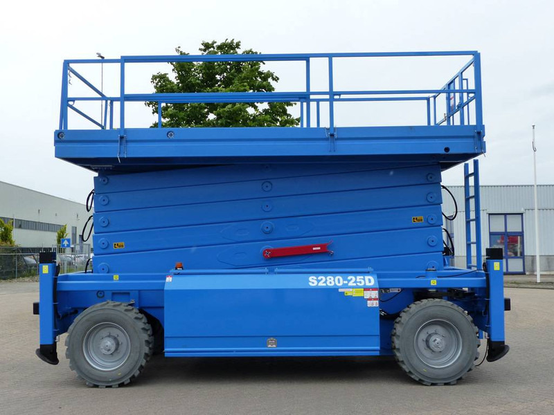AB Lift AB-lift S280-25E4WDS - Nacelle ciseaux: photos 4 AB Lift AB-lift S280-25E4WDS - Nacelle ciseaux: photos 4