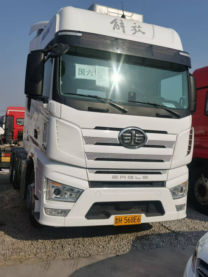 FAW J7 - Tracteur routier: photos 2 FAW J7 - Tracteur routier: photos 2