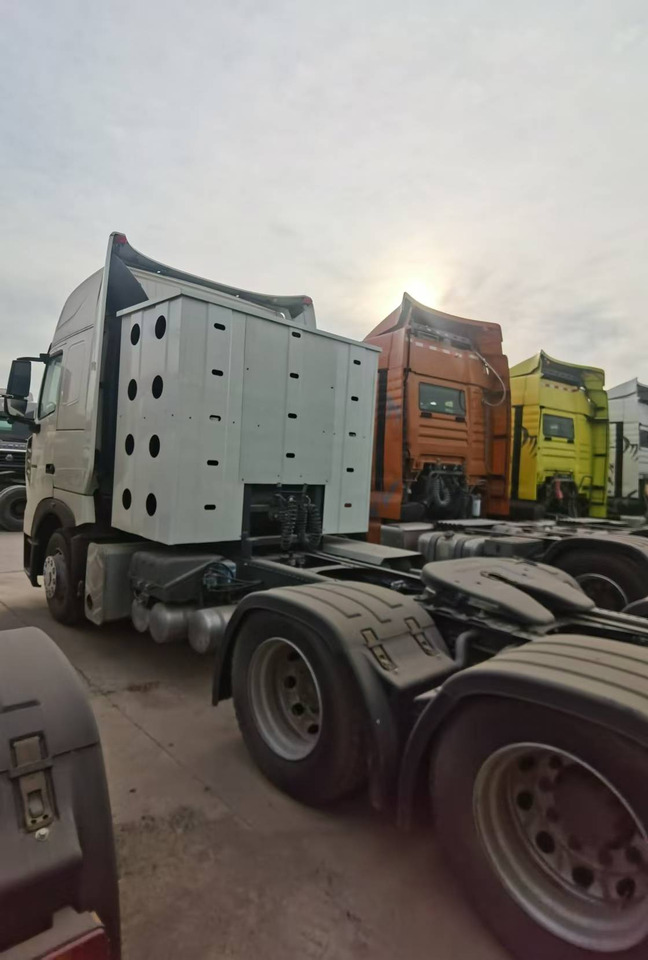 HOWO  - Tracteur routier: photos 4 HOWO  - Tracteur routier: photos 4