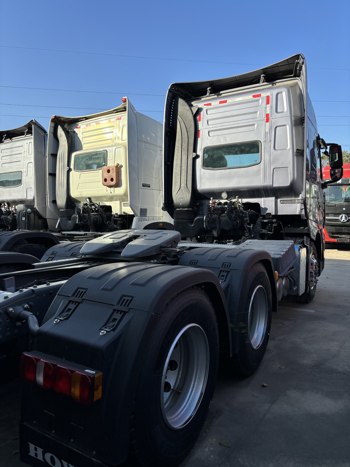 HOWO T7H - Tracteur routier: photos 5 HOWO T7H - Tracteur routier: photos 5