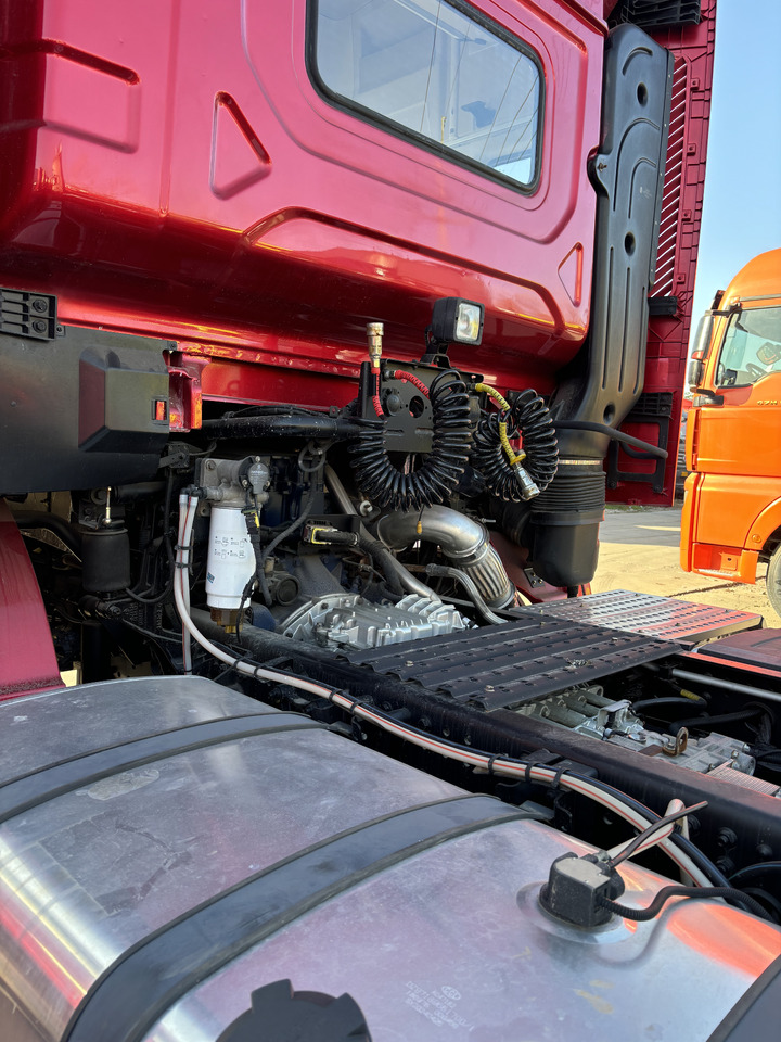 SHACMAN - Tracteur routier: photos 4 SHACMAN - Tracteur routier: photos 4