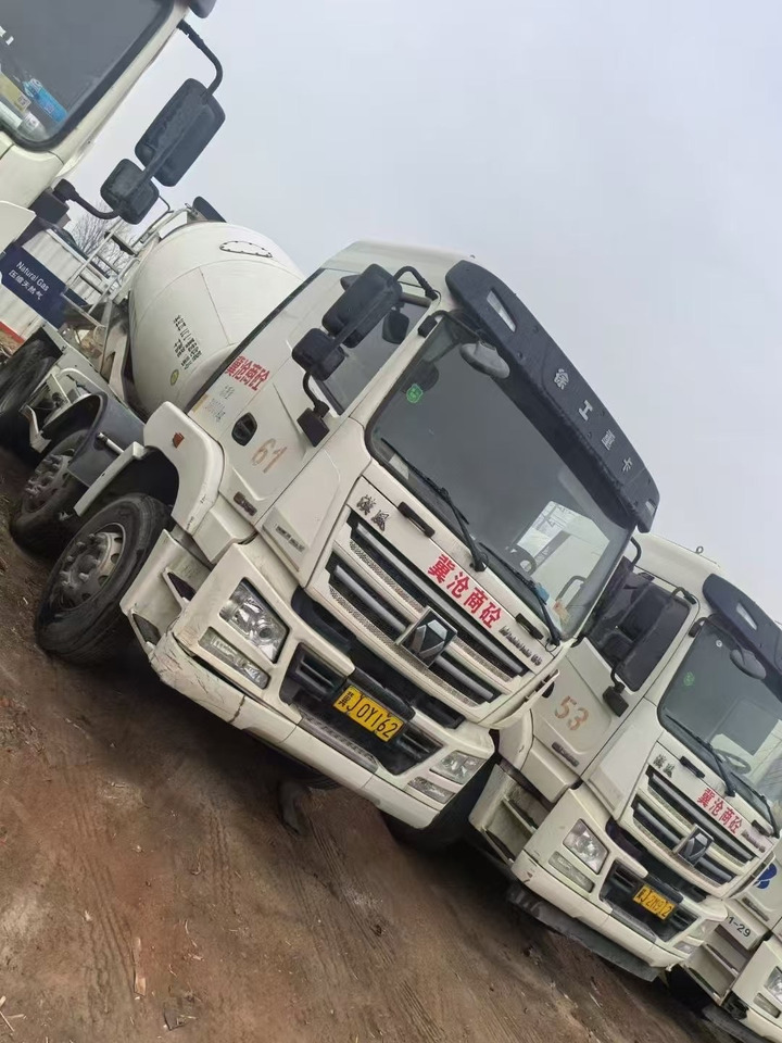 XUGONG  - Camion malaxeur: photos 4 XUGONG  - Camion malaxeur: photos 4