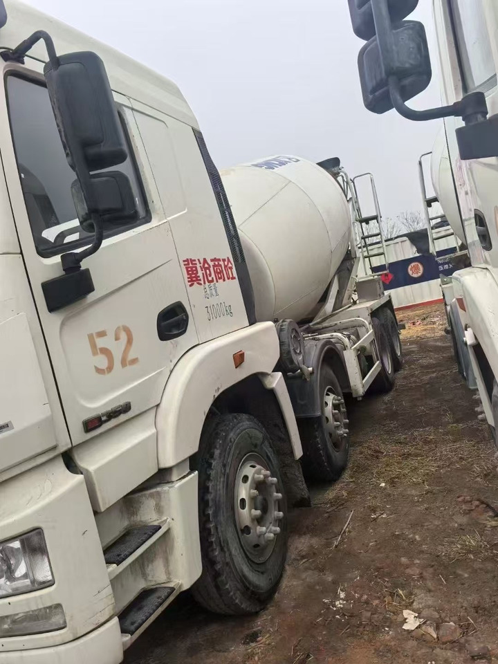 XUGONG  - Camion malaxeur: photos 3 XUGONG  - Camion malaxeur: photos 3