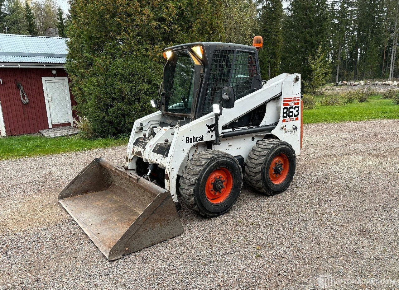 Bobcat 863, 2001, 2.7 l, 5120h, Askola - Mini chargeuse: photos 1 Bobcat 863, 2001, 2.7 l, 5120h, Askola - Mini chargeuse: photos 1