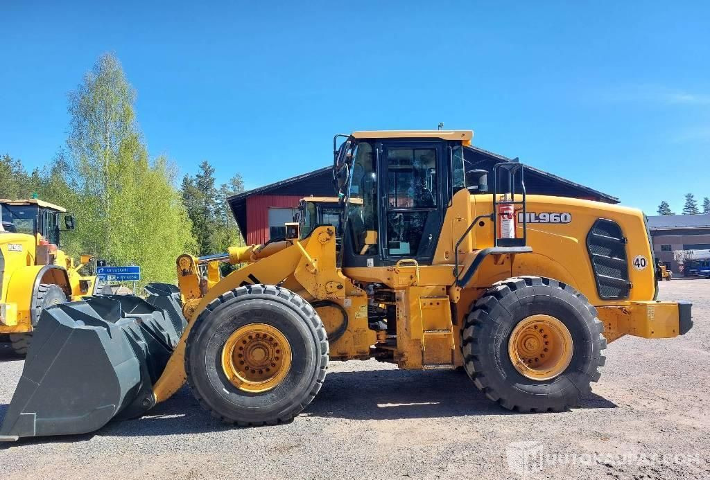 Hyundai HL 960, 2016, 10 210 h Pyöräkuormaaja Nähtävillä Okra messuilla, Oripää - Engins de chantier: photos 1 Hyundai HL 960, 2016, 10 210 h Pyöräkuormaaja Nähtävillä Okra messuilla, Oripää - Engins de chantier: photos 1