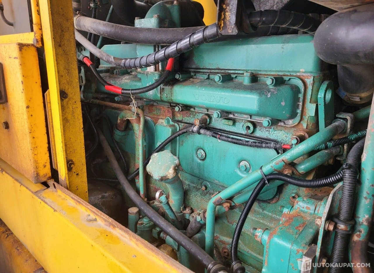 Volvo L70B, 1994, 5.5 l, Diesel, 45 327 h Pyöräkuormaaja, Virrat - Engins de chantier: photos 5 Volvo L70B, 1994, 5.5 l, Diesel, 45 327 h Pyöräkuormaaja, Virrat - Engins de chantier: photos 5
