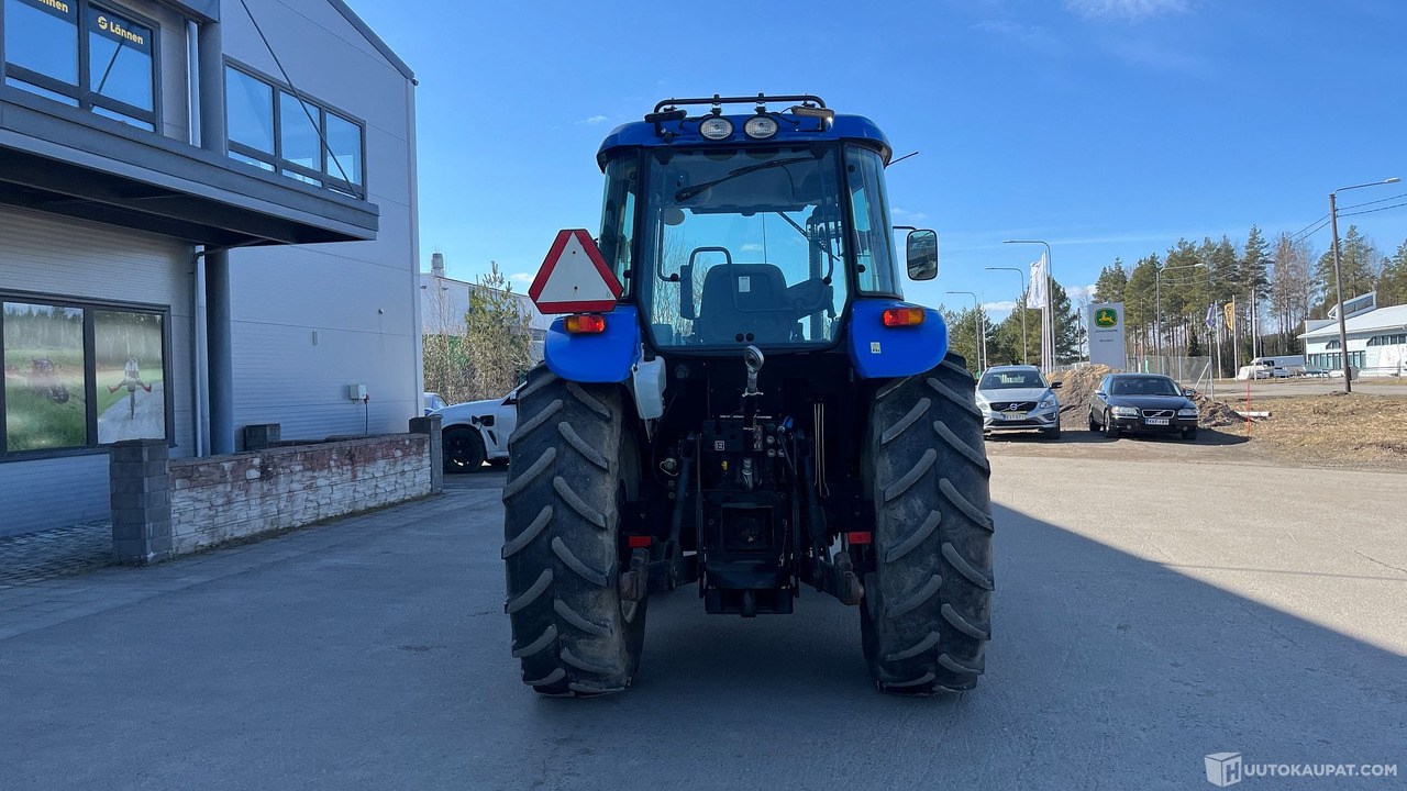 New Holland 5040, 2012, 2 200 h, Kouvola - Machine agricole: photos 5 New Holland 5040, 2012, 2 200 h, Kouvola - Machine agricole: photos 5